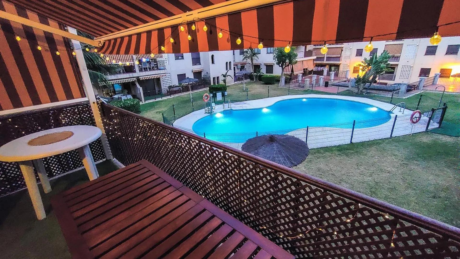 Sabinillas, Duplex Con Piscina A 300 Metros De La Playa سان لويس ذي سابينيل